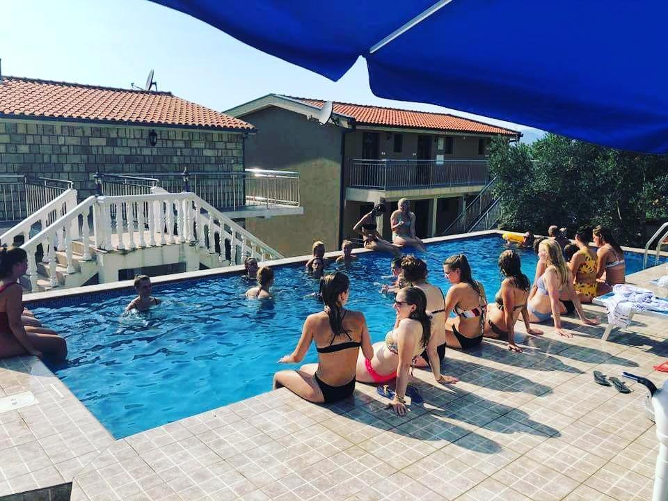 Apartments Dragisic Sveti Stefan Exterior foto
